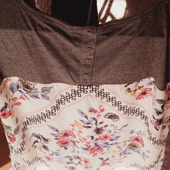 Very cute women's top - Picture 3 of 3